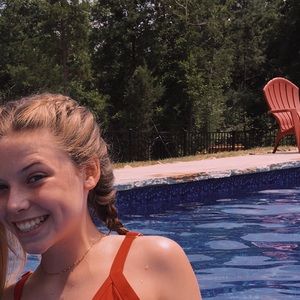 Meet your Posher, Eva